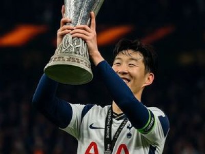 손흥민 한국 축구 역사에 또 한 발자국