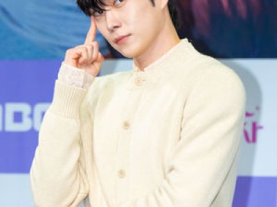 김영대 달까지 가자 OST로 이선빈까지 인정받아