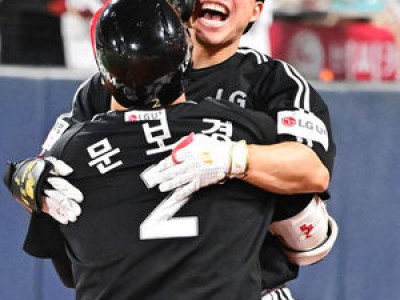 문성주 만루홈런으로 LG 역전승 이끌어