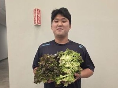 신민혁 팀 스태프에게 선물로 감사 표현
