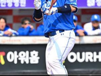 최형우 시범경기 첫 타석에서 몸에 맞는 공 맞고 교체