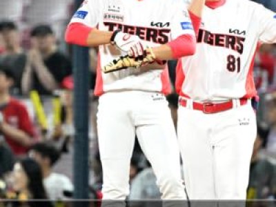박재현 데뷔전 3타수 2안타로 눈길 끌어