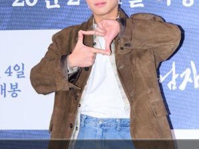 박지훈 아버지에게 외제차 선물해 화제